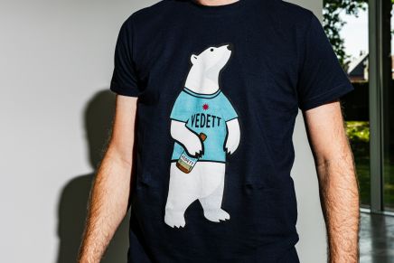 Vedett T-shirt 'Polar Bear' - Dark Blue